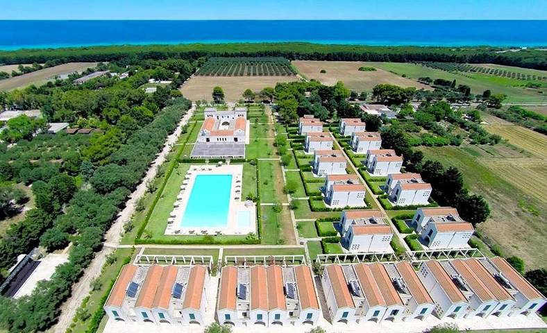 Appartamento per 4 persone, con piscina e giardino nonché panorama in Frassanito