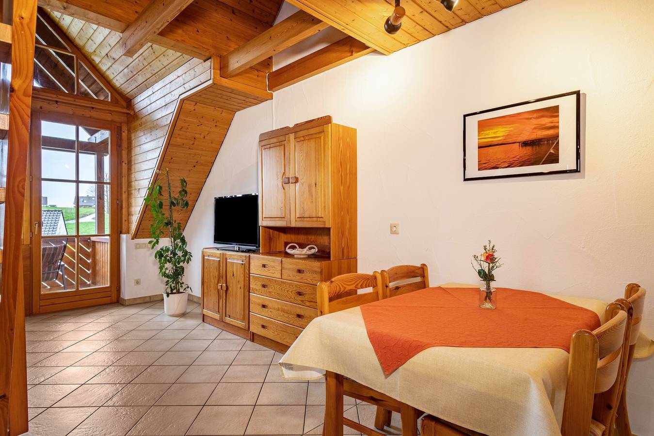 Ganze Wohnung, Ferienwohnung 6, 100qm' mit Gemeinschaftsgarten, Balkon und Wlan in Kressbronn am Bodensee, Region Bodensee-Oberschwaben