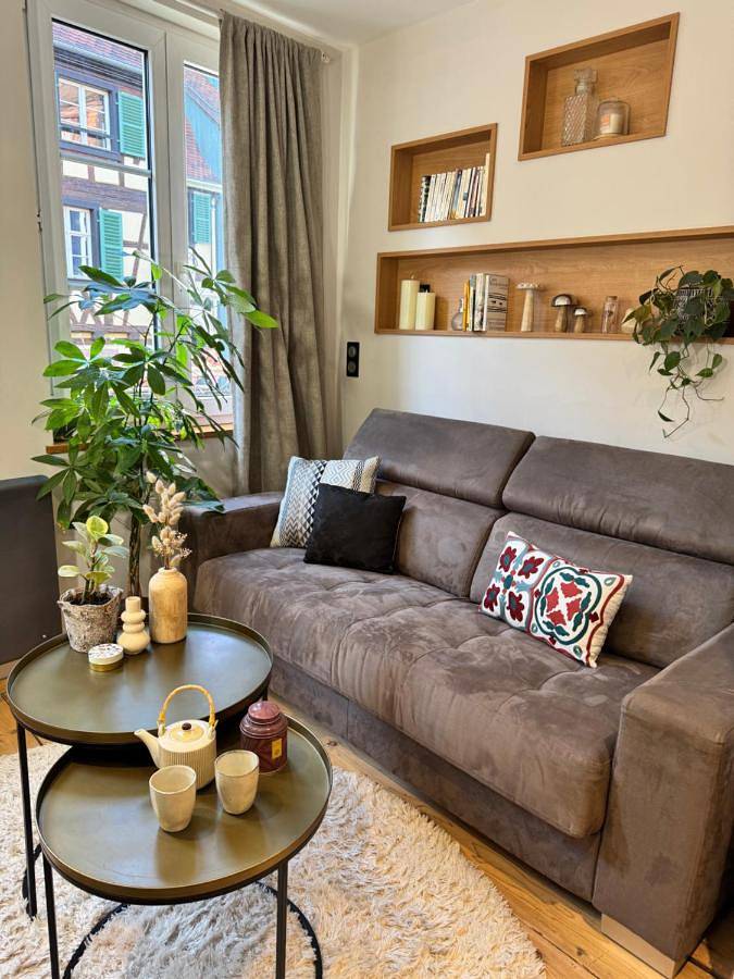 Gîte pour 2 personnes, avec terrasse et vue dans Musee De La Folie Marco Barr