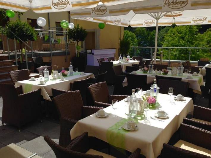 Hotel, mit Whirlpool und Terrasse sowie Pool und Sauna in Lahntal-Westerwald - 4