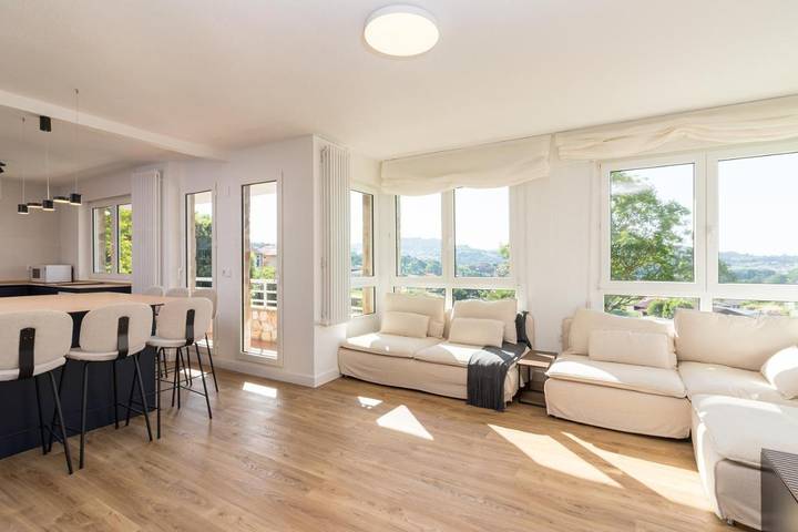 Casa rural para 12 personas, con Balcón y Terraza además de Jardín y Piscina en Laredo - 4