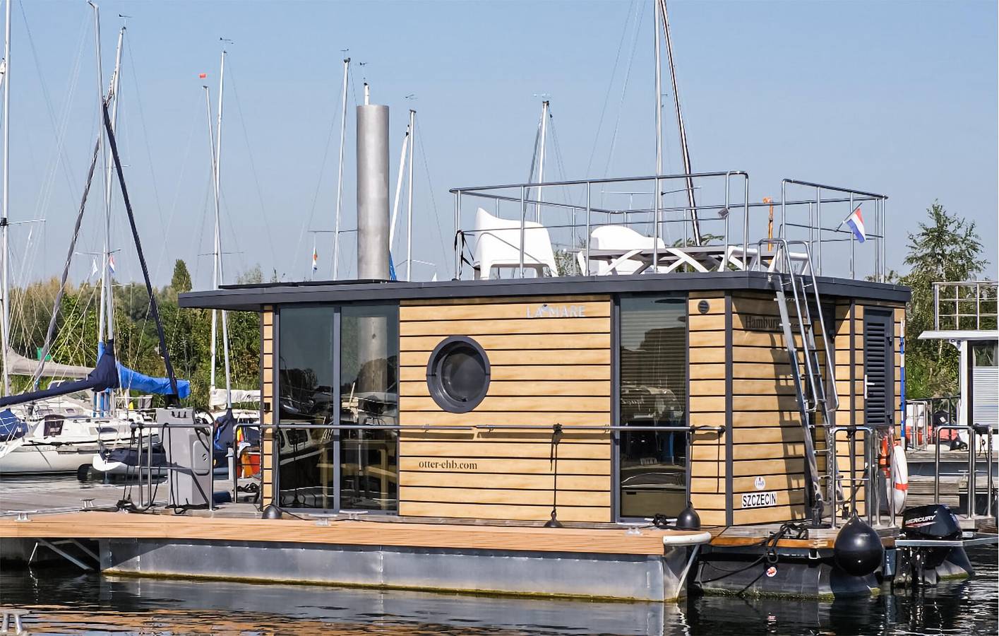 Hausboot für 4 Personen mit Terrasse in Ophoven, Kinrooi