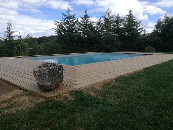 Casa de férias para 9 pessoas, com vista e piscina e ainda vista para o lago and jardim, com animais de estimação em Covilhã
