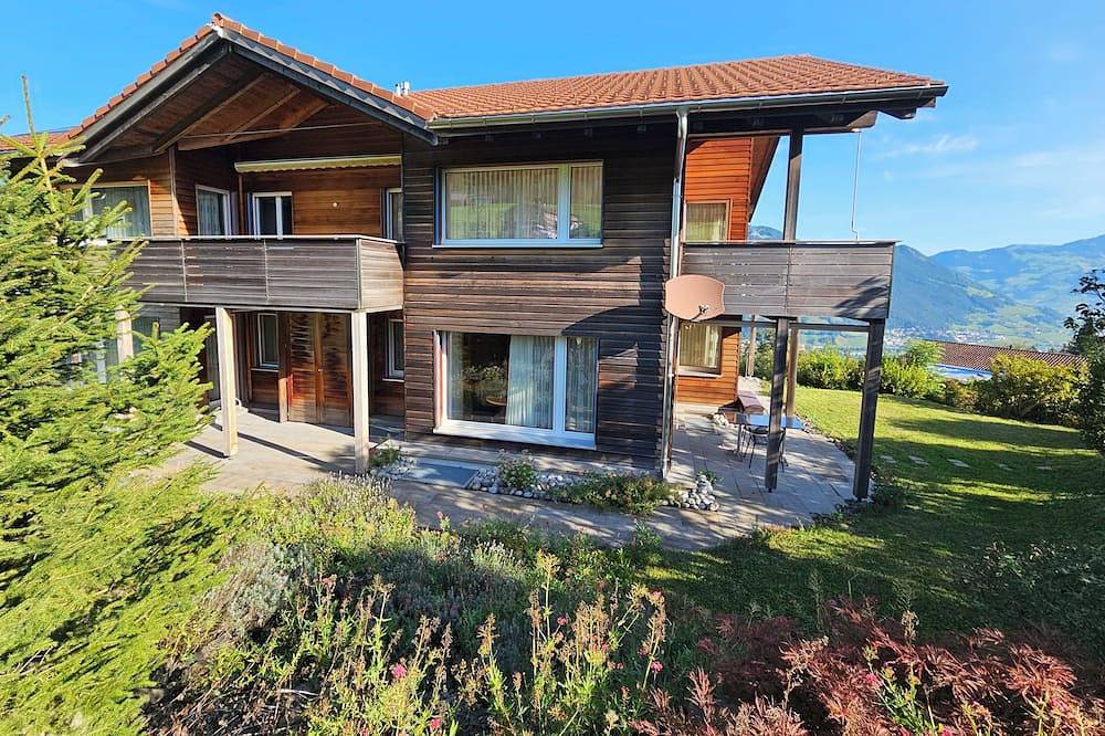Ganze Wohnung, Apartment Enzian - ruhig, sonnig, Terrasse mit Berg- und Seeblick in Seelisberg, Vierwaldstättersee