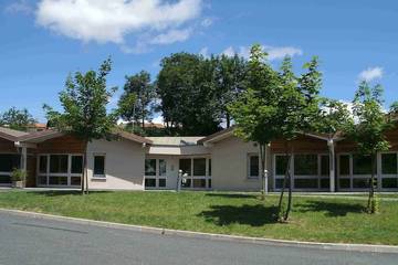 Gîte pour 4 personnes, avec terrasse à Valprivas