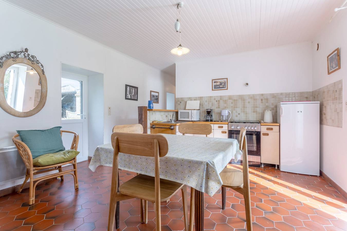 Maison 'Hortensias - Plage 5min En Voiture' avec Terrasse Privée et Jardin Privé in Plobannalec-Lesconil, Côte de Cornouaille