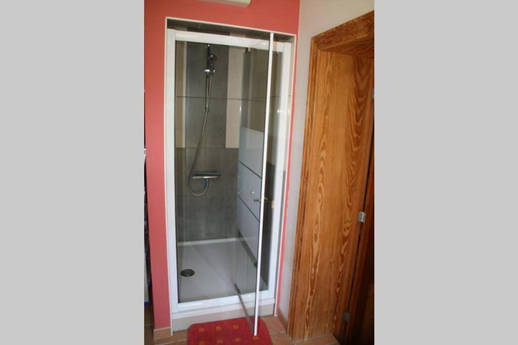 Appartement entier, One-Bedroom Apartment in Lobbes, Hainaut