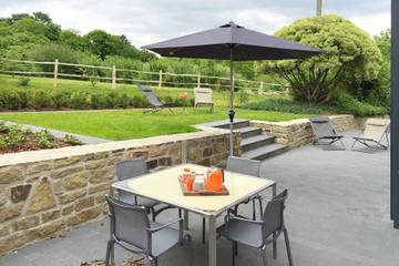 Maison De Vacances pour 8 Personnes dans Landeleau, Finistère, Photo 1