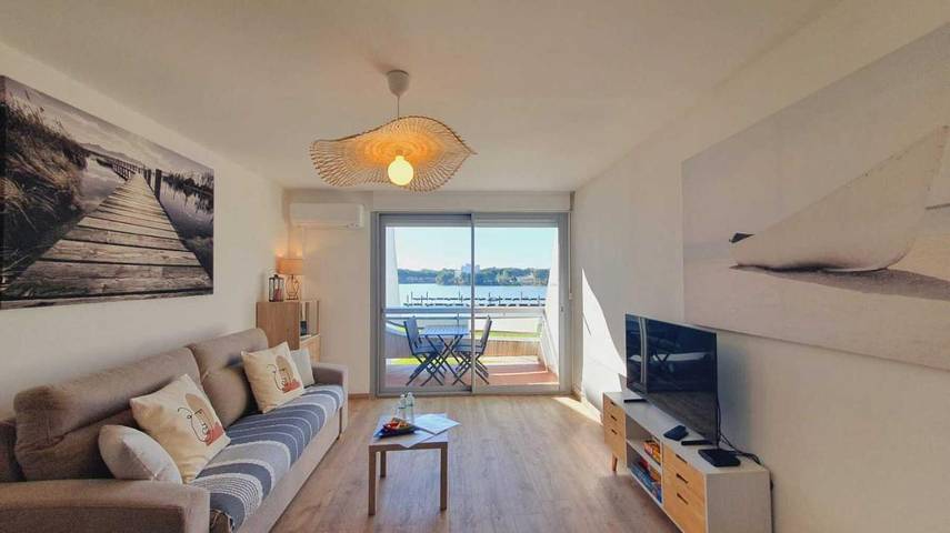 Gîte pour 4 personnes, avec vue ainsi que vue sur le lac et jardin dans Port Gregau - 4