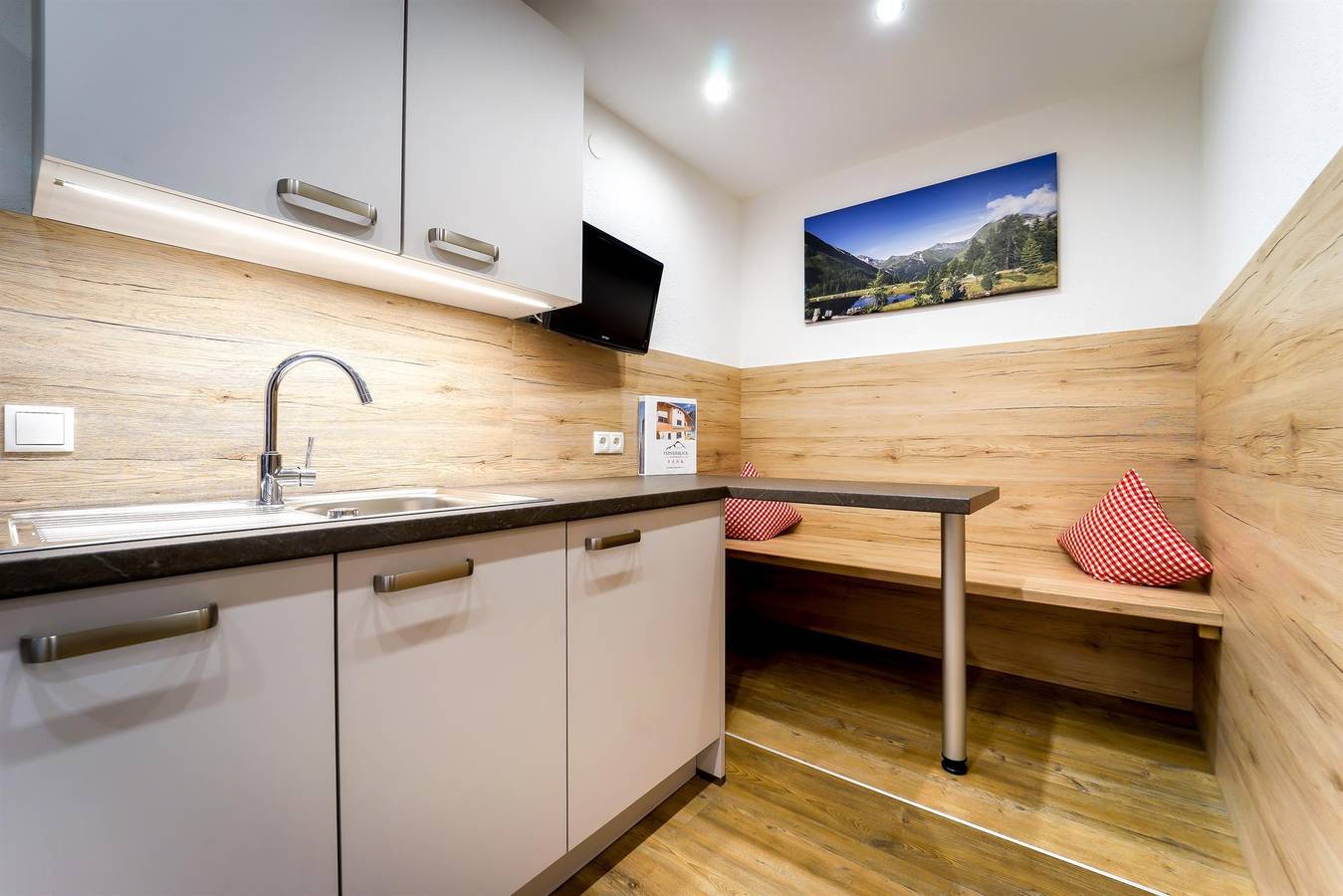 Ganze Ferienwohnung, Appartement Nr. 3, Bad, Wc, 1 Schlafraum Neu in Hintertuxer Gletscher, Hintertux