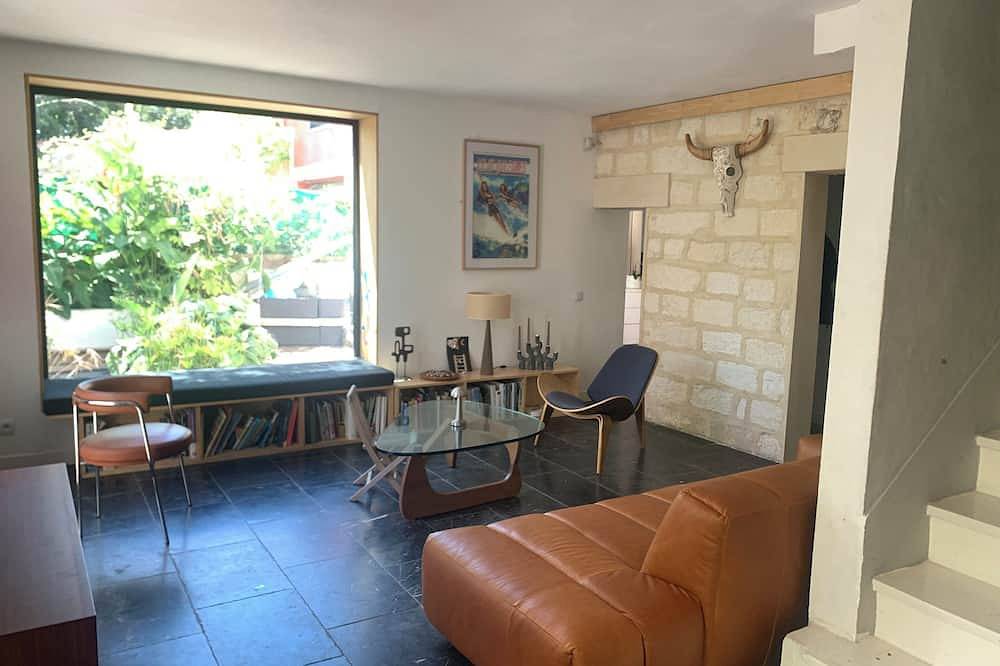 Charming family home + pool, quiet location between beaches (10 min), nature & town in Lattes, Côte d'Améthyste