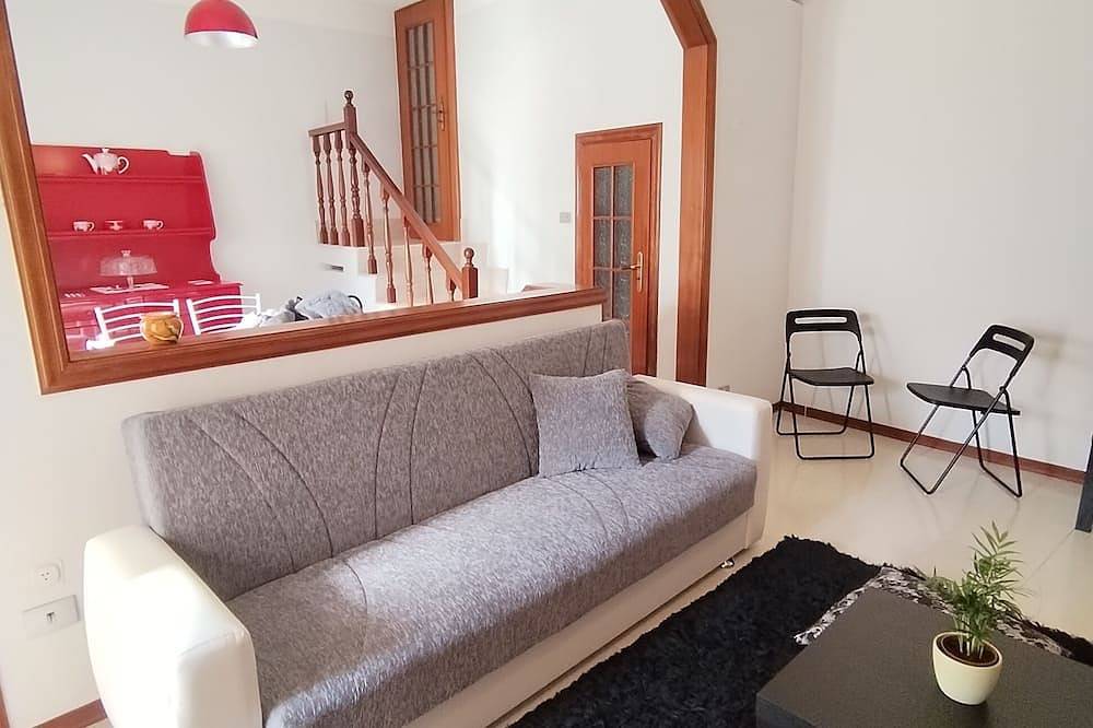 Vacation home \"Il Buen Retiro,\" 15 minutes from the Royal Palace of Caserta. in Bellona, Province de Caserte