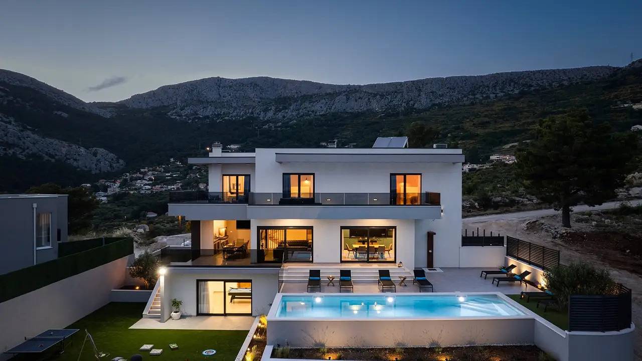 Villa für 8 Personen (300 m²) in Klis in Klis, Split-Dalmatia