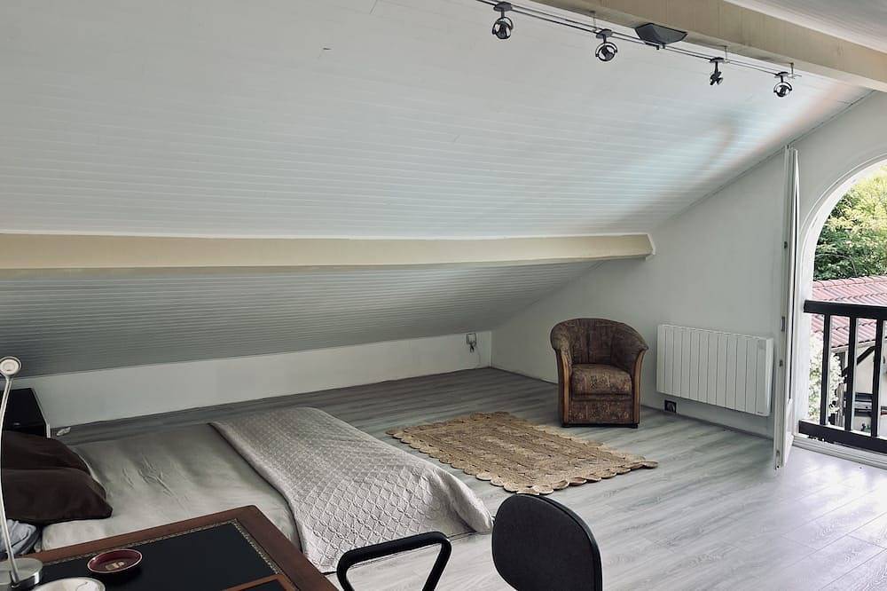 Très Belle Villa Basque Avec Piscine, Fronton et vue sur la Rhune in Ascain, Bayonne region