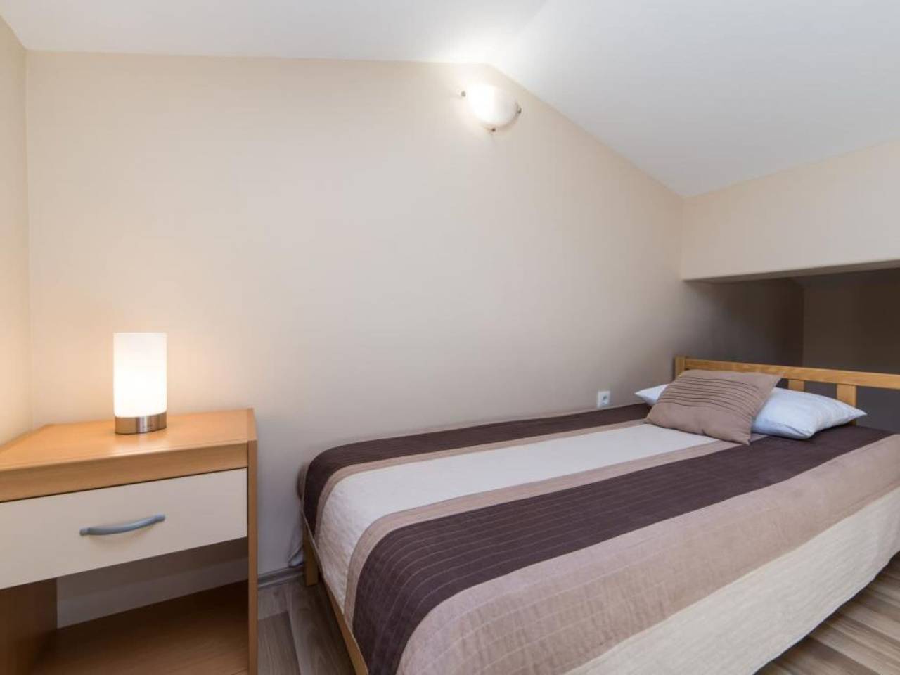Ganze Wohnung, Apartments Nmn - Studio Apartment with Balcony 3 in Drvenik, Makarska Riviera