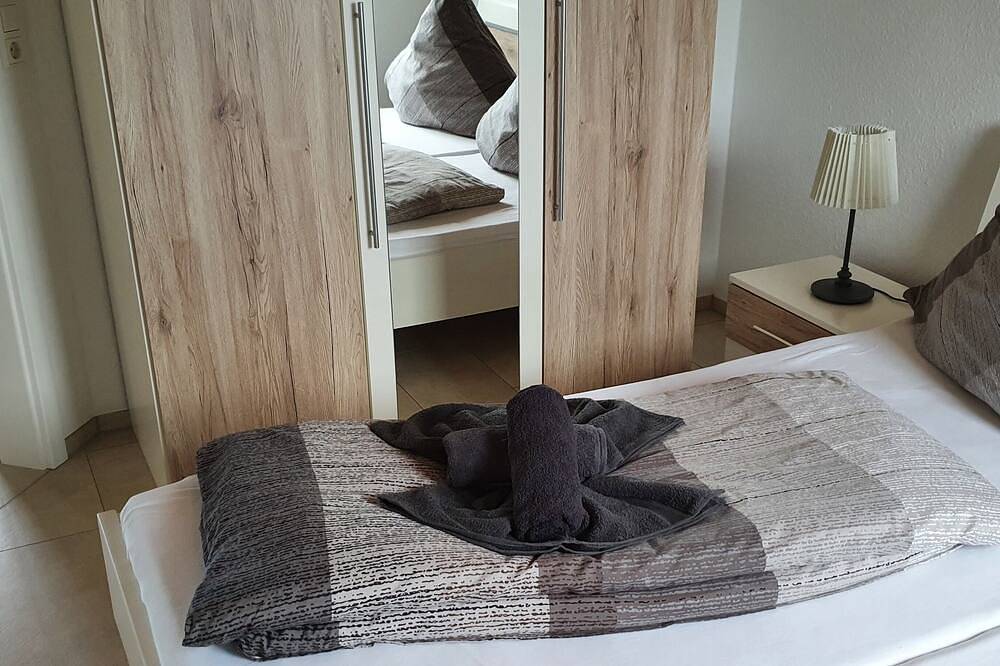 Schönes Ferienhaus in traumhafter Wasserlage in Loppersum (Hinte), Hinte