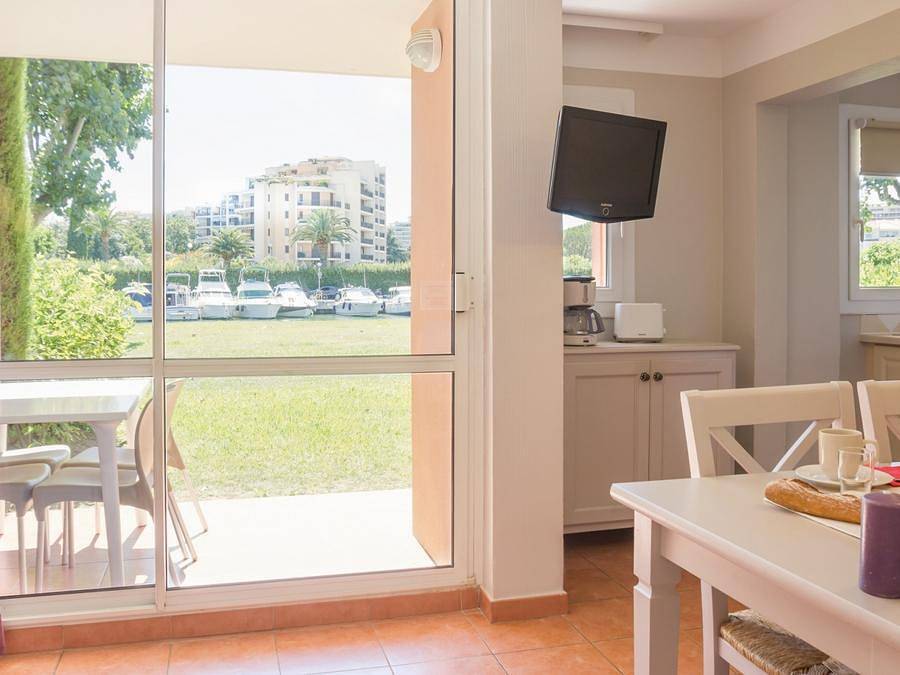 Pierre & Vacances Premium Résidence Les Rives de Cannes - Mandelieu - Wohnung 6 personen - - 2 Schlafzimmer - Terrasse oder Balkon in Mandelieu-la-Napoule, Massif de l'Esterel