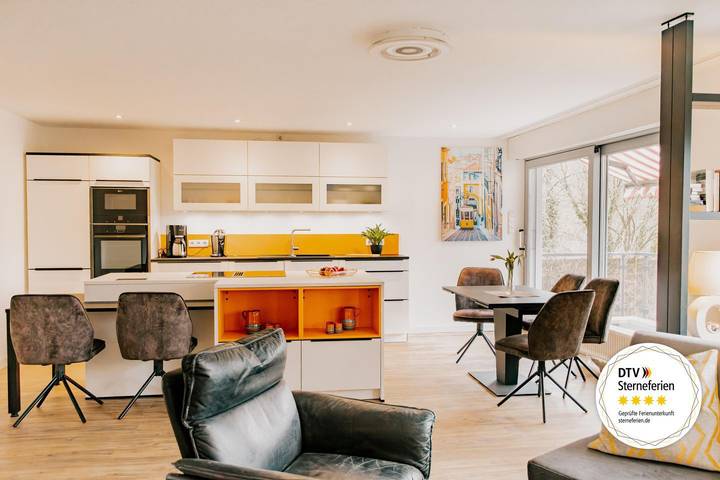 Ferienwohnung für 6 Personen, mit Balkon und Terrasse sowie Garten und Sauna am Edersee