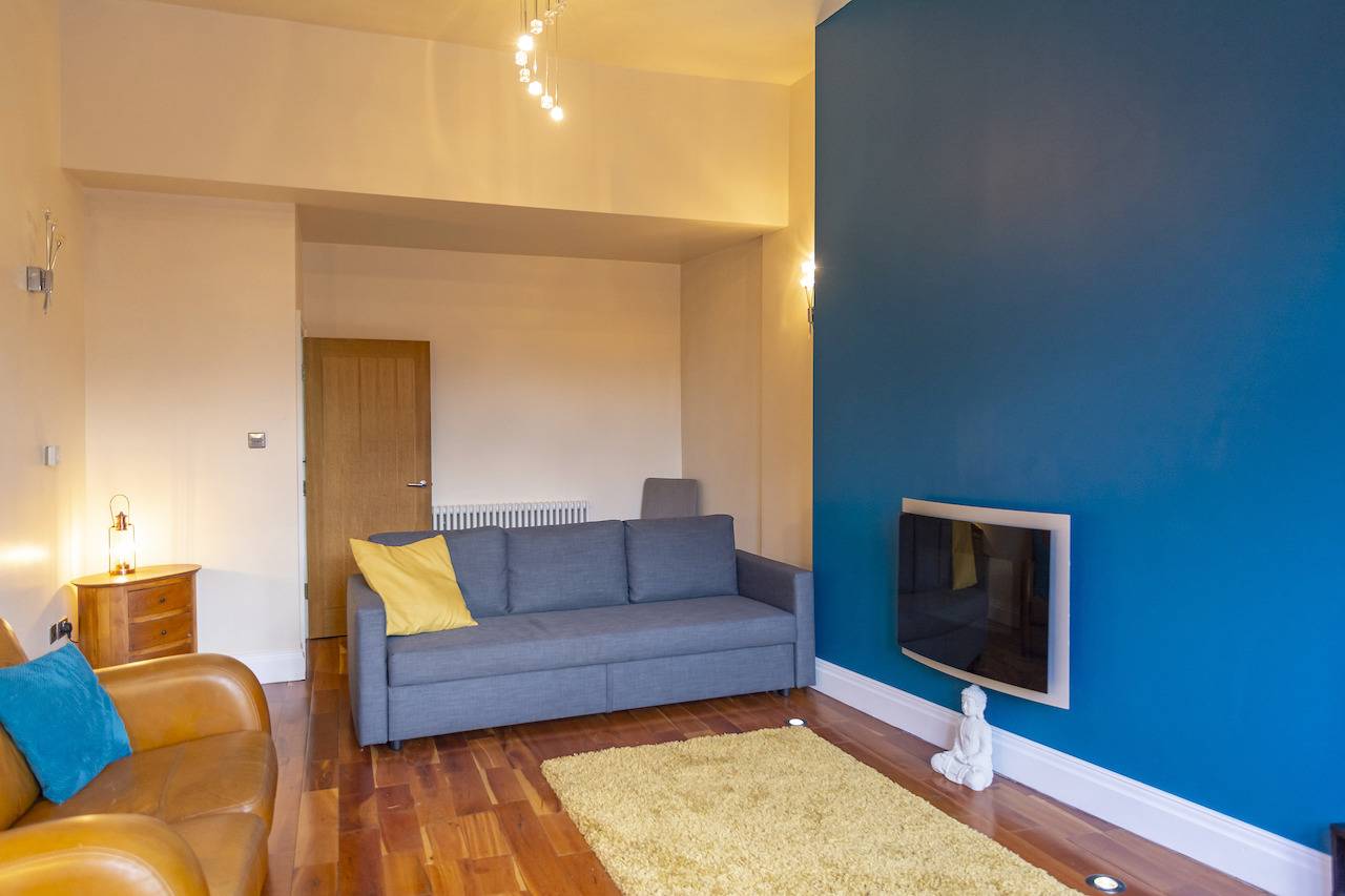 Entire vacation apartment, Luxury Apt No 1 - Two Bed Apartment(Sleeps 8) in Bury, Greater Manchester