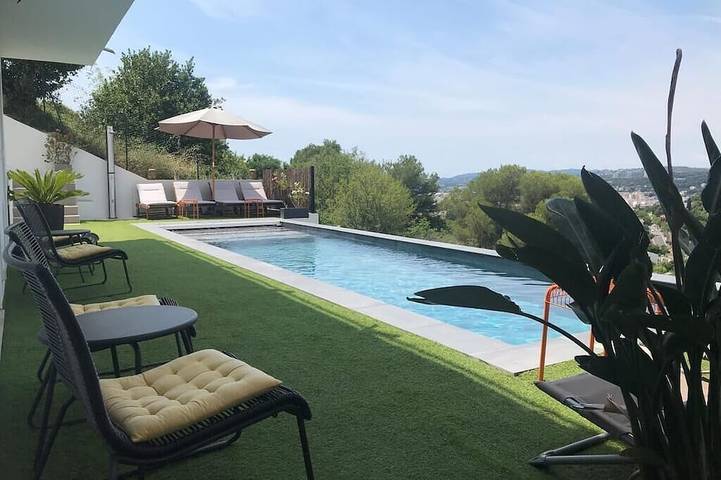 Alojamiento y desayuno para 2 personas, con jardín además de piscina y jacuzzi - 1
