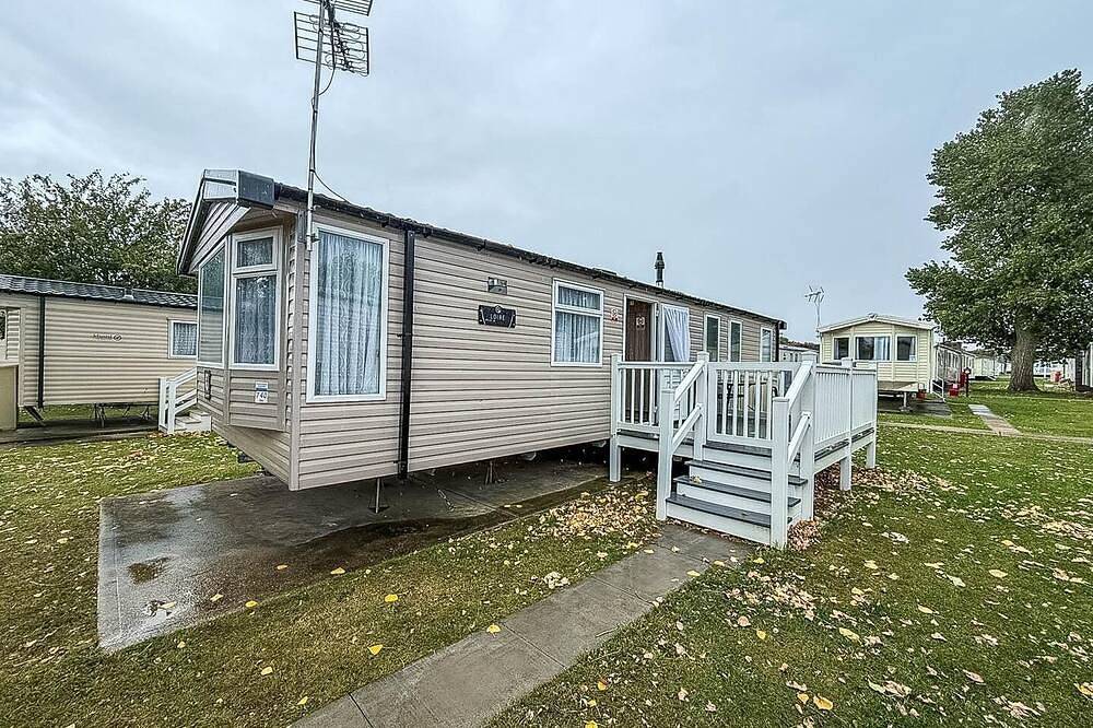 Static Caravan for 8 People in Clacton-on-Sea, Essex