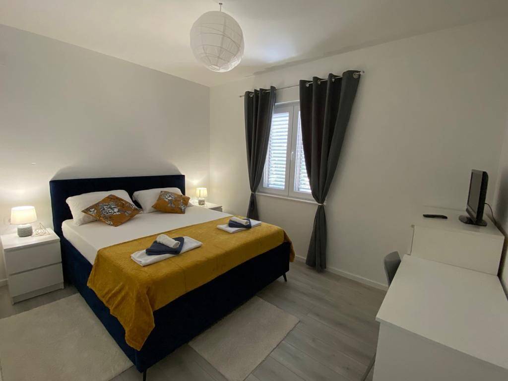 Ganze Wohnung, Ferienwohnung für 4 Personen mit Balkon/Terrasse in Biograd na Moru, Zadar