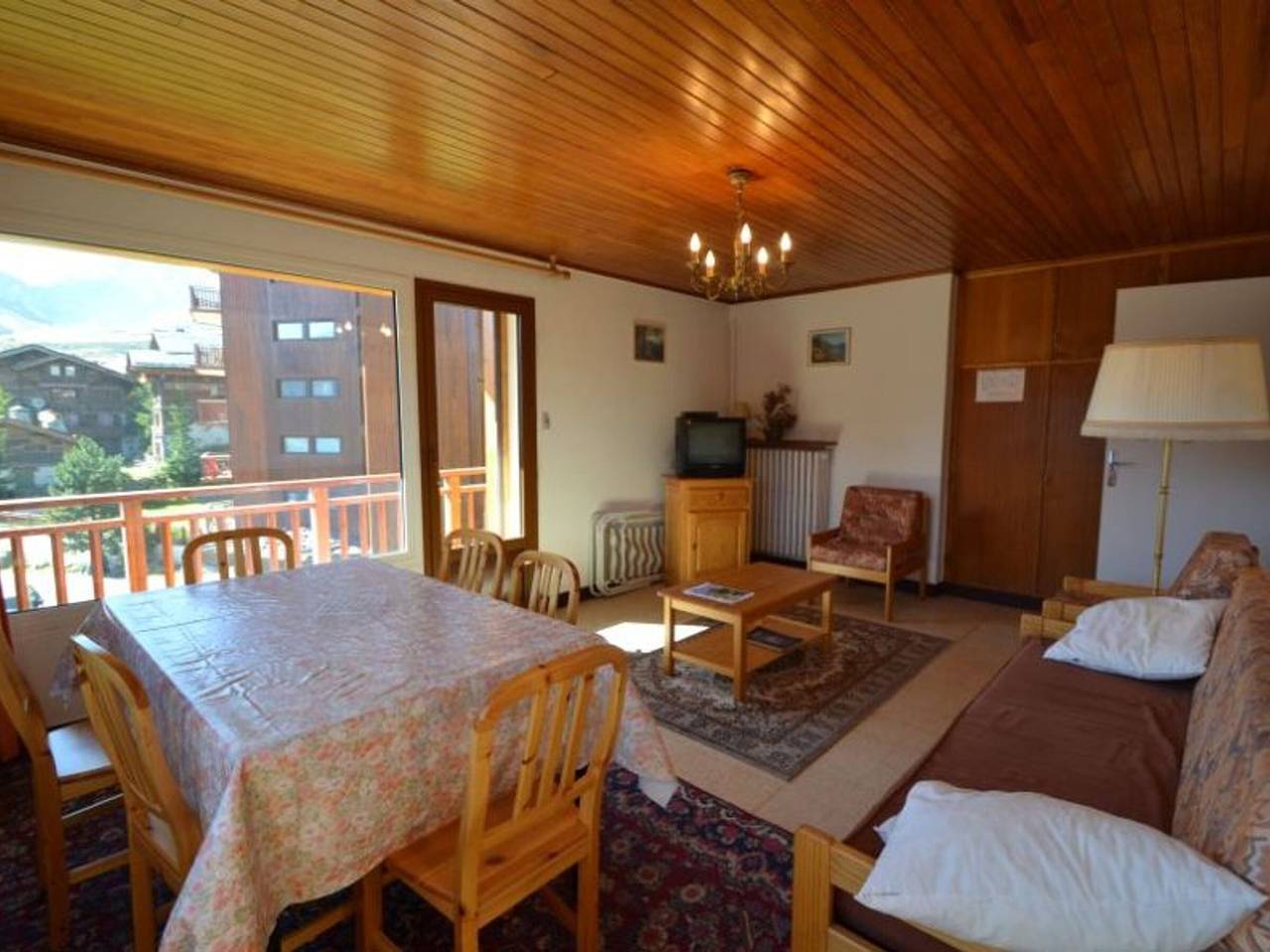 Geheel appartement, Ski-in/ski-out apartment in Courchevel 1850, 54m², sleeps 5 in Courchevel 1850, Saint-Bon-Tarentaise