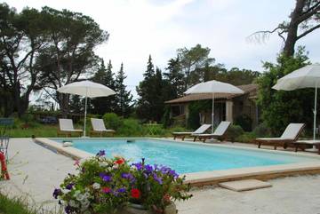Maison d’hôte pour 2 personnes, avec jardin et piscine ainsi que terrasse et vue à Saint-Rémy-de-Provence