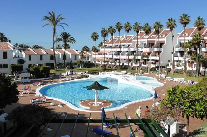 Villa for 8 people, with Balcony and Terrace as well as Garden and Pool in Playa de las Américas
