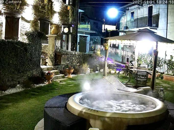 B&b per 2 persone, con Idromassaggio e Giardino nonché Sauna e Panorama a Comune di Stresa