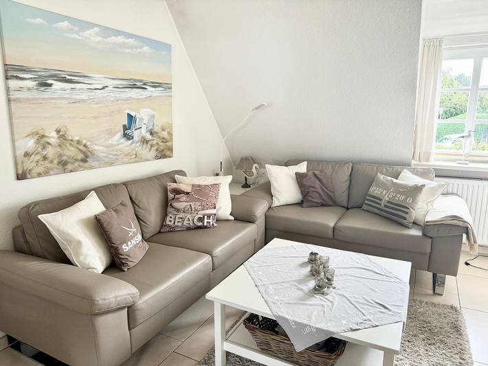 Ganze Wohnung, 3-Zimmer-Ferienwohnung für bis zu 4 Personen mit Sonnenkuhle. in Westerland, Sylt (Gemeinde)