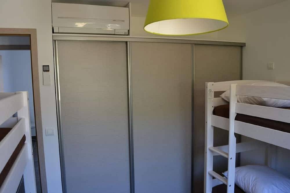 Ganze Wohnung, Duplex mit Terrassen, 500 m vom Strand entfernt, Meerblick in Residenz mit Pool in Pinarellu, Zonza