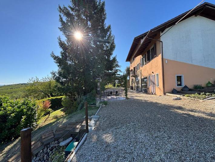 Vakantiehuis voor 4 personen, with Balkon and Terras as well as Tuin and Zwembad in Mango