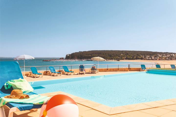 Gîte pour 4 personnes, avec terrasse et piscine, adapté aux familles à Crozon - 2