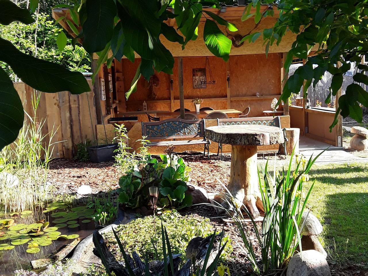 Ganze Wohnung, Ferienwohnung 'Wolf' mit privater Terrasse, Gemeinschaftsgarten und Wlan in Neuruppin, Ruppiner Seenland