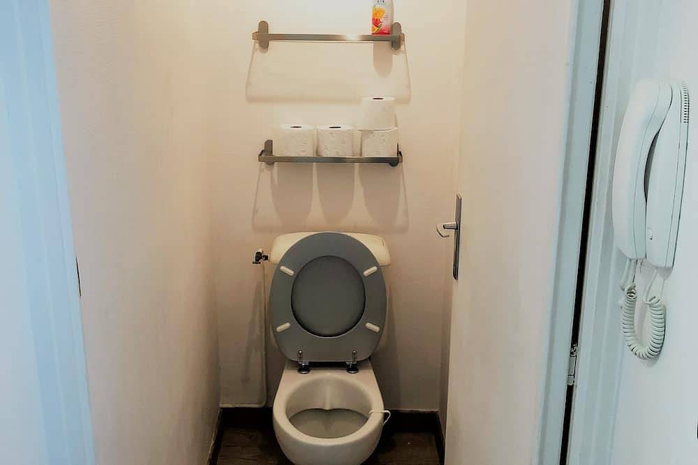 Apartamento entero, Estudio-Baño privado con ducha-Vista a la Ciudad in Angulema, Charente