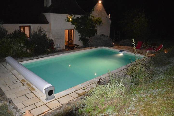 Location de vacances pour 2 personnes, avec vue ainsi que piscine et jardin à Siorac-en-Périgord - 2