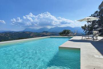 Agriturismo für 16 Personen, mit Haustier in Penna San Giovanni