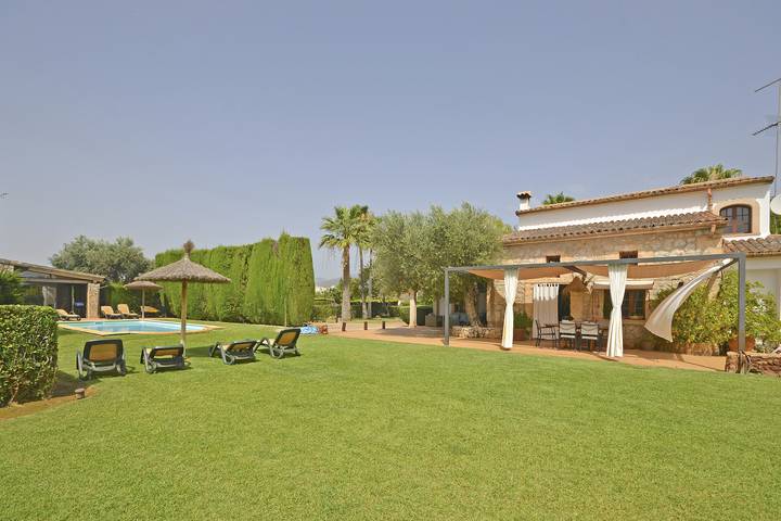 Villa for 8 people, with terrace and garden - 1