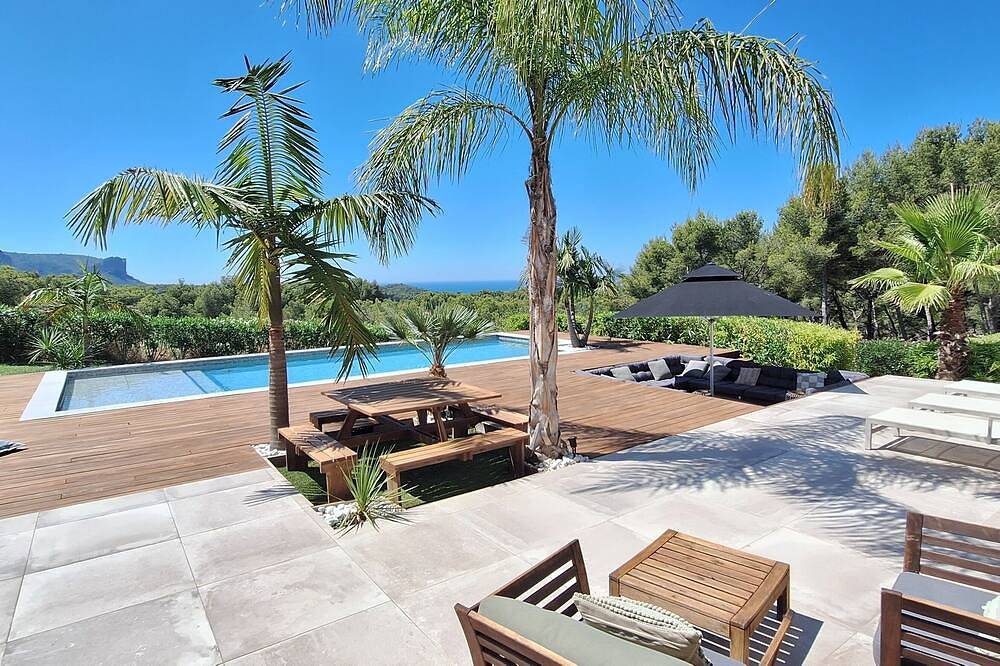 Villa Canailles, sea view, pool and jacuzzi, Cassis in Cassis, Nationalpark Calanques