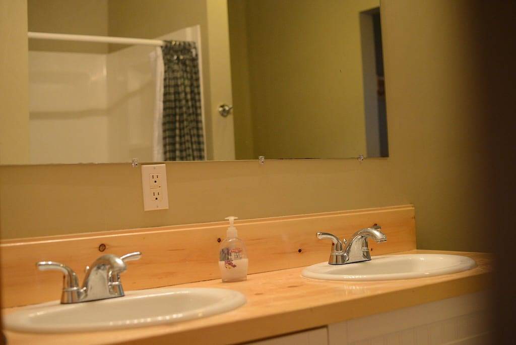 Schönes nach Maß Haus in der Strand-Zugangs-Gemeinschaft in Moultonborough, Lake Winnipesaukee