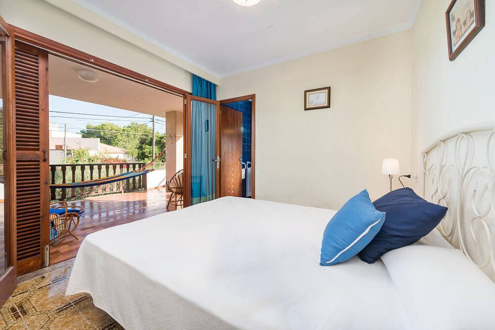 Villa für 8 mit Garten und Tischtennis, nur 150m zum Strand, Mal Pas, Alcudia in Bonaire, Alcúdia