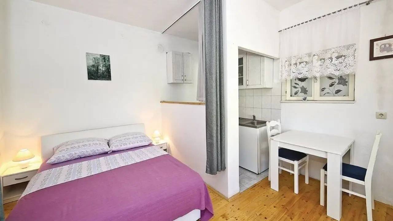 Ganze Ferienwohnung, Ferienwohnung für 3 Personen (45 m²) in Mastrinka in Gradska plaža (Trogir), Trogir