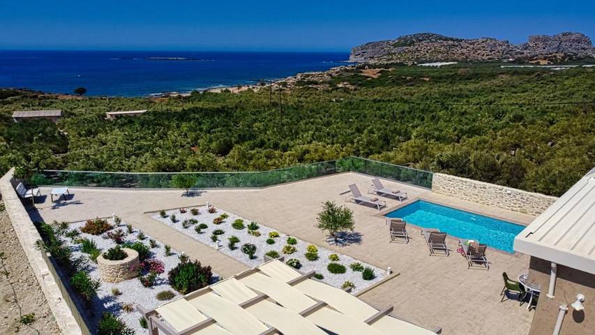 Location de vacances pour 6 personnes, avec Balcon et Terrasse ainsi que Jardin et Piscine dans Falasarna