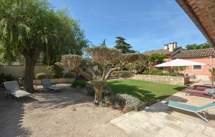 Location de vacances pour 8 personnes, avec piscine et terrasse, animaux acceptés à Noves - 3