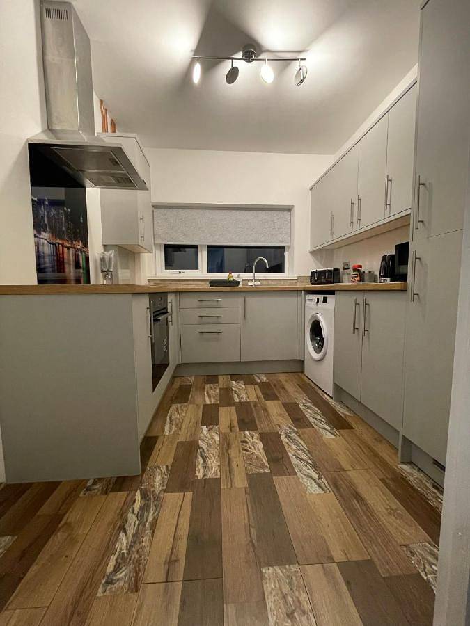 Location de vacances pour 6 personnes, avec jardin ainsi que vue et terrasse à Swansea - 2