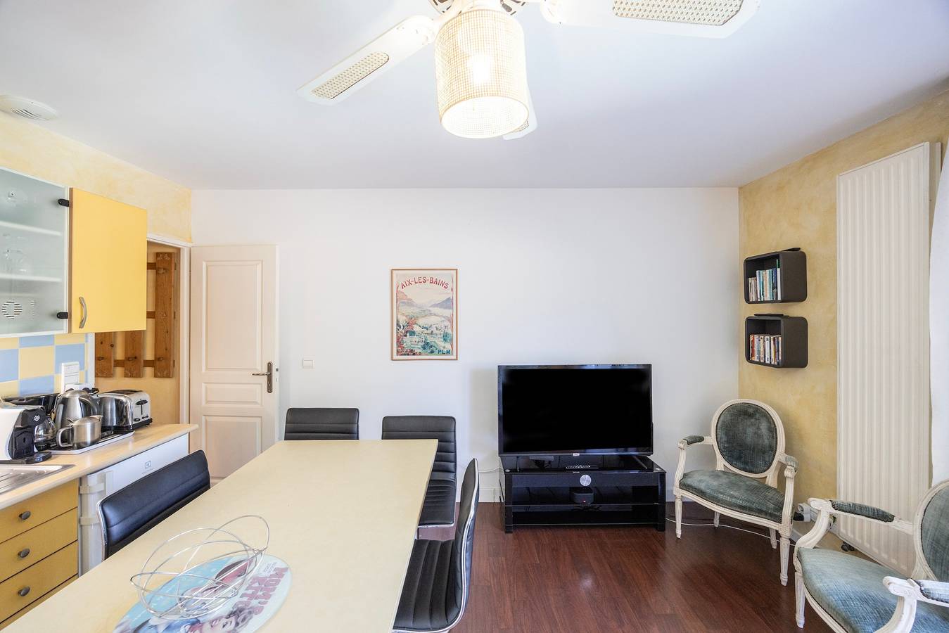 Appartement entier, Appartement 'Au Cœur De La Riviera Des Alpes' avec Vue sur le Lac, Piscine Commune et Wi-Fi in Brison-Saint-Innocent, Région de Chambéry