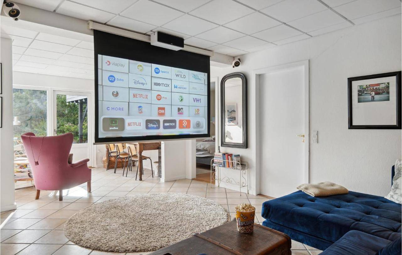 Three-Bedroom Holiday Home in Hornbæk, Kattegat Küste