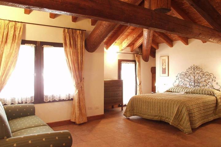 Casa vacanza per 3 persone, con Terrazza e Giardino a Borno