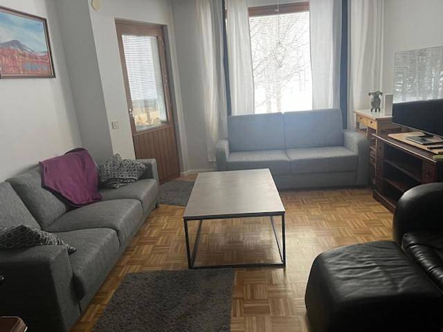 Appartement de vacances pour 6 personnes, avec vue sur le lac ainsi que balcon et sauna